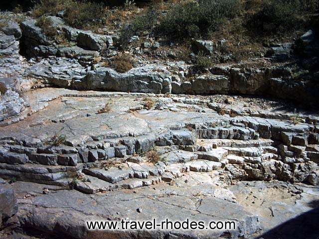 MONOLITHOS - 