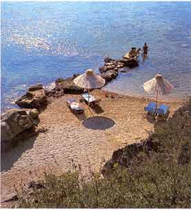 BEACH - Around greater Kallithea there are many small ,quiet beaches where you can enjoey  the tranquillitty  of the sea and the bright sun

Relax  swimm   to the Crystal Kalithea small beach
