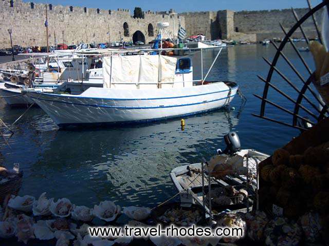 BOAT - Boat in the port of Rhodes